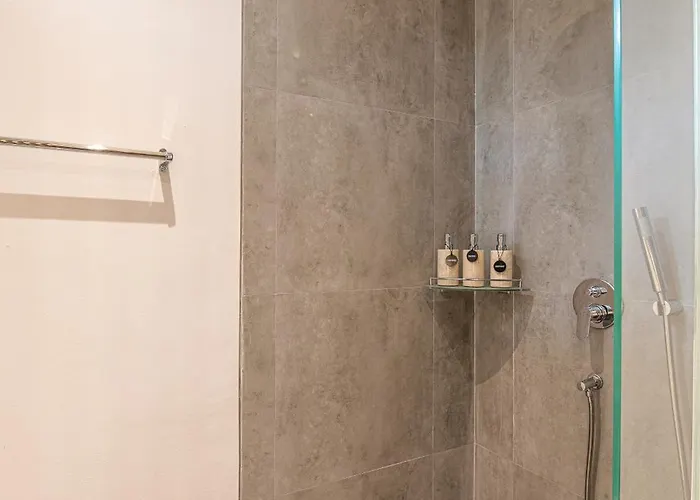 Designer 5Br Villa, 400M To Cafe Del Mar بيت للعطل