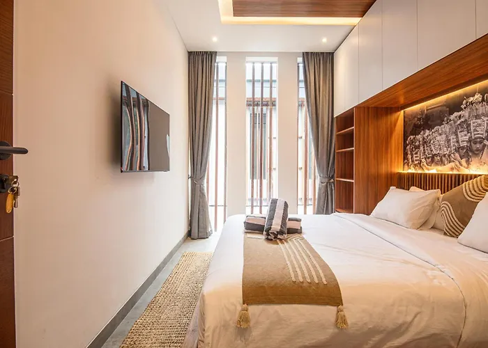 Designer 5br Villa, 400m To Beach With Nature View Canggu