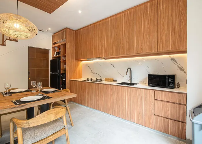Designer 5br Villa, 400m To Beach With Nature View Ferienhaus *